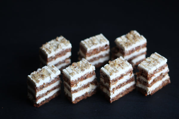 1 Kg Carrot and Walnut Cake - Canapes